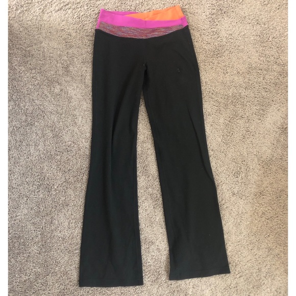 Lululemon Groove flared yoga pants size 6 - Picture 3 of 6